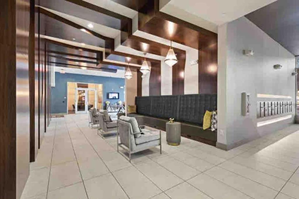 Fancy Apt Downtown. Pool. Gym. Lounge. Pet Ok Houston Exterior photo