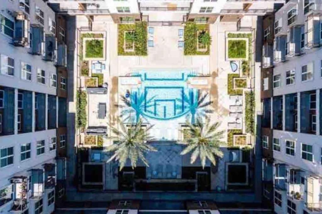 Fancy Apt Downtown. Pool. Gym. Lounge. Pet Ok Houston Exterior photo