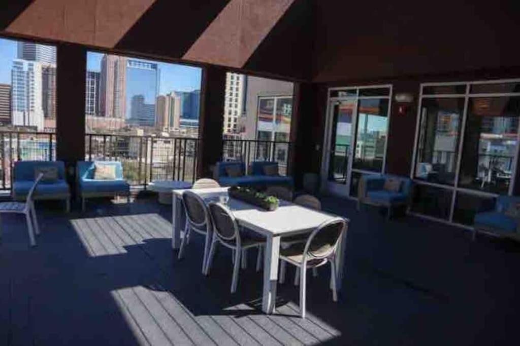 Fancy Apt Downtown. Pool. Gym. Lounge. Pet Ok Houston Exterior photo
