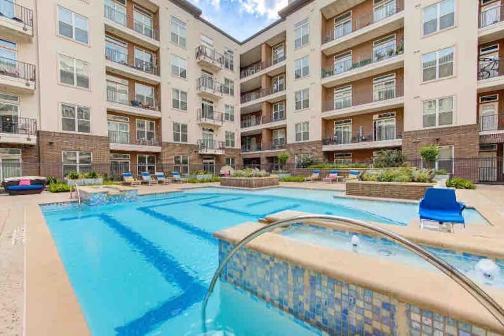 Fancy Apt Downtown. Pool. Gym. Lounge. Pet Ok Houston Exterior photo